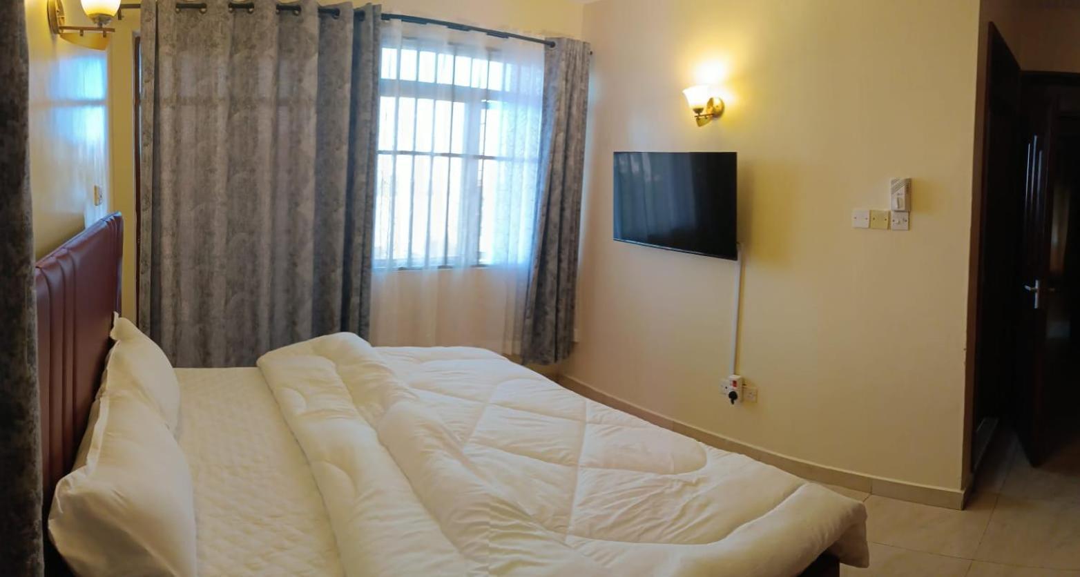 Homestay Fully Furnished Ensuite Behind Nyali Mall *